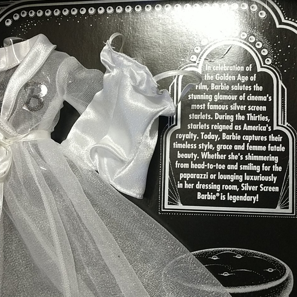 Barbie Silver Screen Barbie - Picture 5 of 6